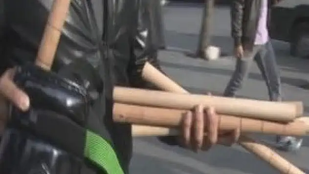 Üniversitede satırlı sopalı kavga: 25 gözaltı