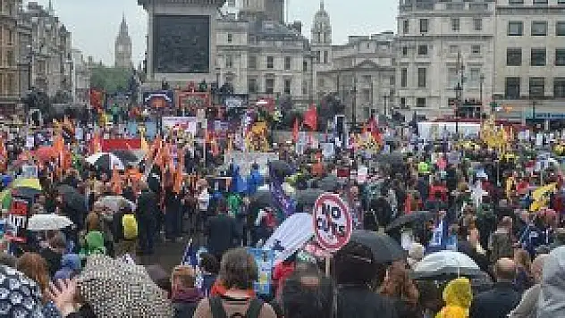 İngiltere'de sağlık çalışanları grevde