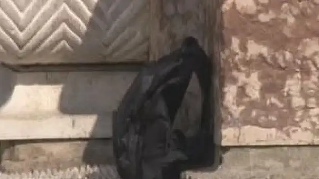 Taksim'de şüpheli çanta paniği