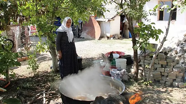 Yalıhüyük'te pekmez kaynatma telaşı