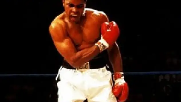 Efsane isim konuşamayacak halde!