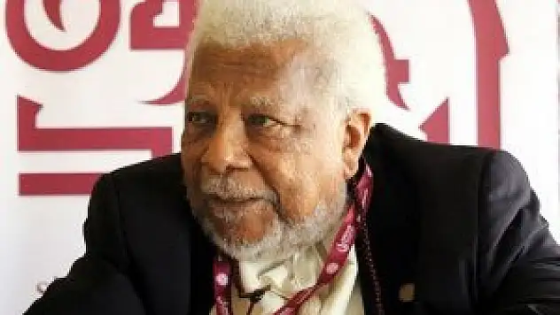 Çağın en büyük Müslüman aydınlarından Mazrui vefat etti