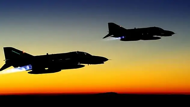 Türk savaş uçakları PKK'yı bombaladı