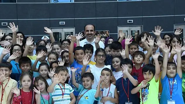 Bilim meraklıları Konya Bilim Merkezi'ne akın ediyor