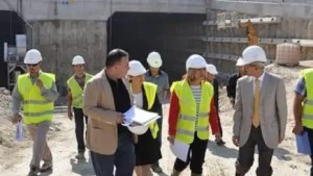 Vekil Denizli'den Konak Tüneli müjdesi