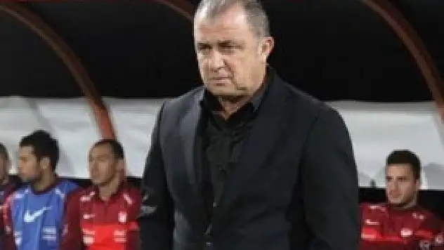 Terim Hiddink'in gerisinde kaldı