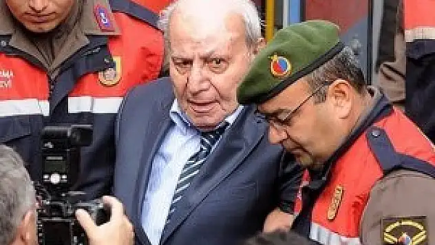 Hüseyin Üzmez vefat etti