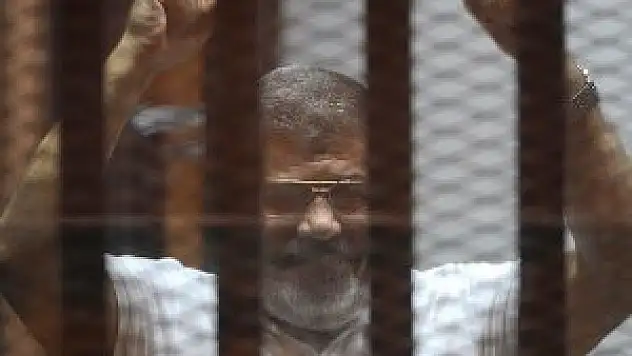 Mursi yargılamayı kabul etmedi