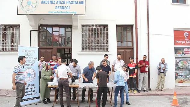 Behçet ve Ailevi Akdeniz Ateşi  Hastaları Derneği'nden aşure ikramı