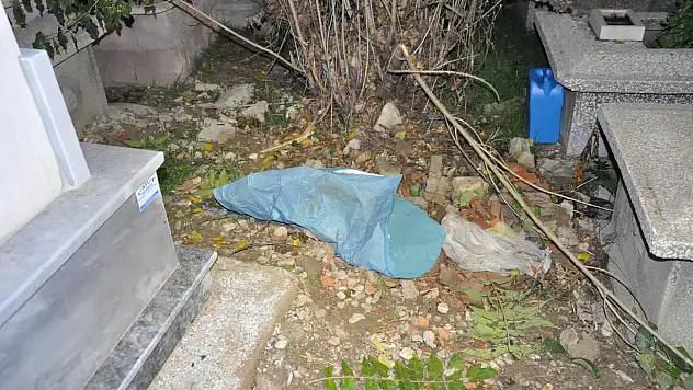 Akşehir'de mezarlıkta ölü bebek bulundu