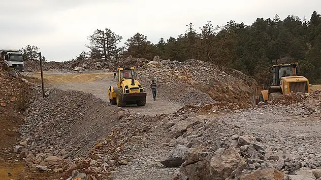 Hadim Yerköprü Şelalesi'nde yol çalışmaları sürüyor