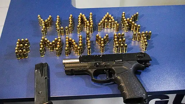 Konya'da polis uygulamasında silah ve mermi ele geçirildi