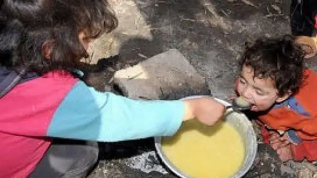 Sınırdaki Suriyeli çocukların çaresizliği