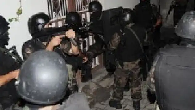 Sosyete terzisine kara para operasyonu