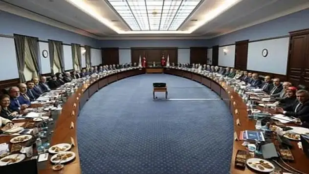 AK Parti'de kritik toplantı başladı!