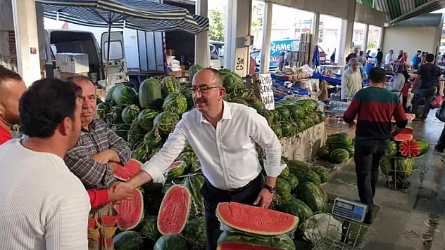 Başkan Kavuş, pazar esnafları ve vatandaşlarla buluştu