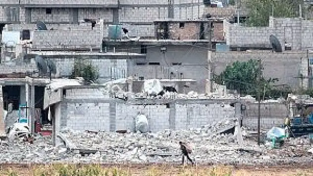 Kobani'nin doğusu harabeye döndü
