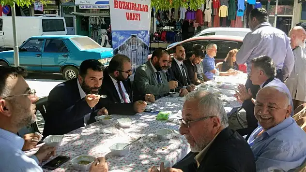 Bozkırlılar Vakfı 2 bin kişilik aşure dağıttı