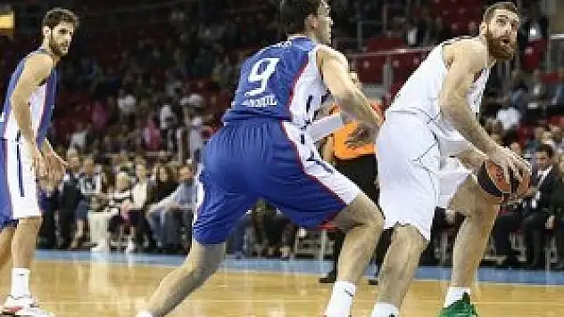 Anadolu Efes yenilgi serisine son verdi