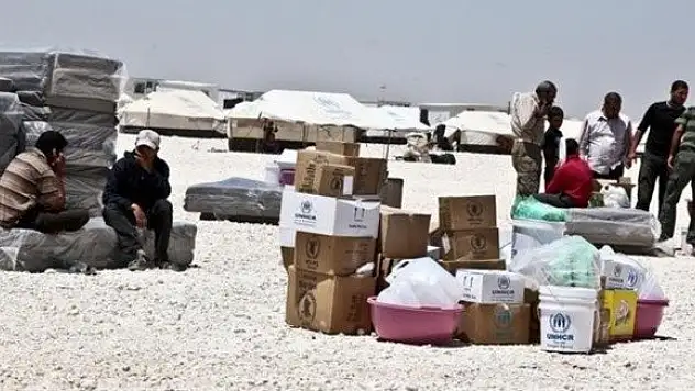 Alman kamplarında mültecilere aşağılama