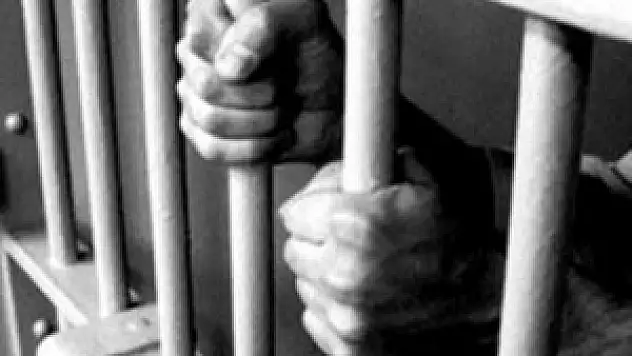 Çin'de 2 gazeteciye hapis cezası