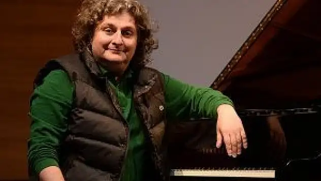 Piyanist Uğurlu'dan 'Gazze' çağrısı