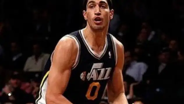 Enes Kanter, Kobe Bryant'ı üzdü