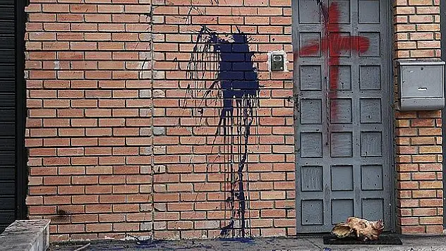 Yunanistan'da ibadet yerine saldırı