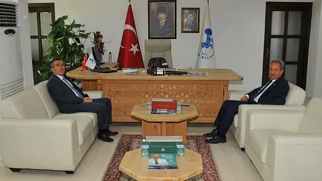 Kaymakam Kurnaz'dan Başkan Akkaya'ya iade-i ziyaret