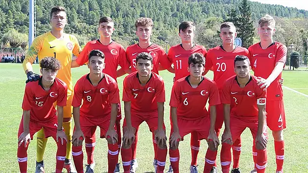 Konyasporlu futbolcular milli formayı giydi