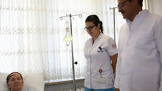 Ukrayna'dan geldi, şifayı Konya'da buldu