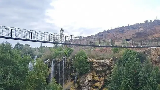 Yerköprü Şelalesine asma köprü yapıldı