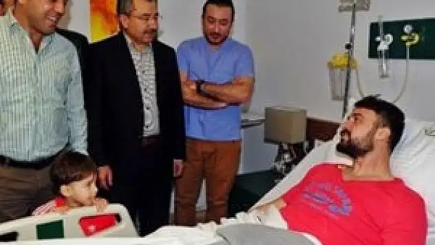 Hamza Yerlikaya'dan Onur'a ziyaret