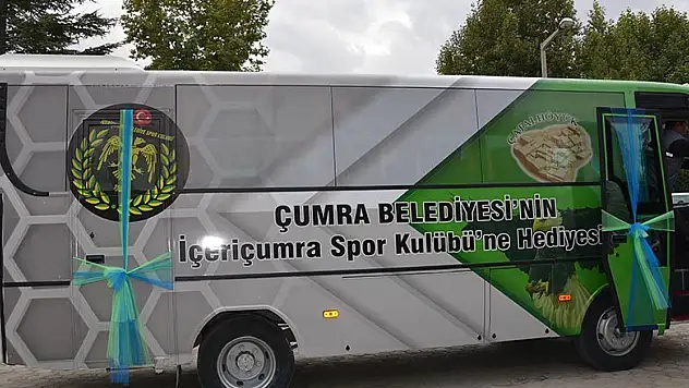 Çumra Belediyesi İçeriçumraspor Kulübü'ne takım otobüsü aldı