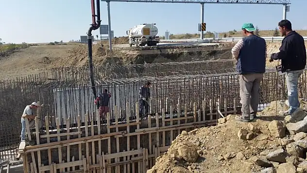 Kulu'da Sanayi Kavşağı Alt Geçidinde sona yaklaşıldı