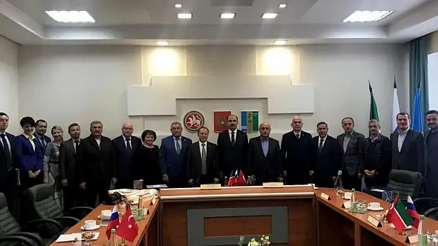 Altay 'Ortak tarihi mirasa sahip şehirlerle ilişkilerimizi artıracağız'