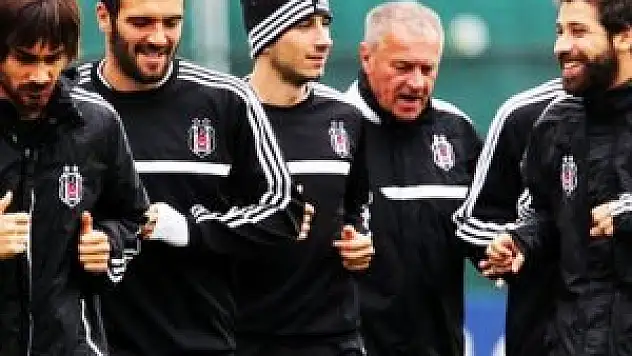 Beşiktaş'a şok üstüne şok! 6 hafta yok!