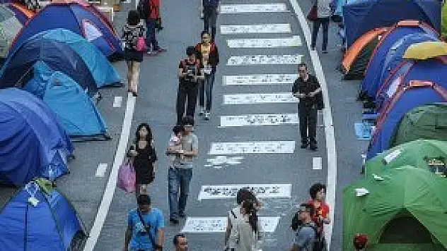 Hong Kong'da öğrenciler hükümetle yapılacak görüşmeden umutlu değil