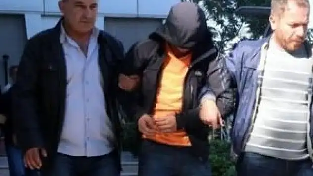 Açamadıkları kasaları çaldılar