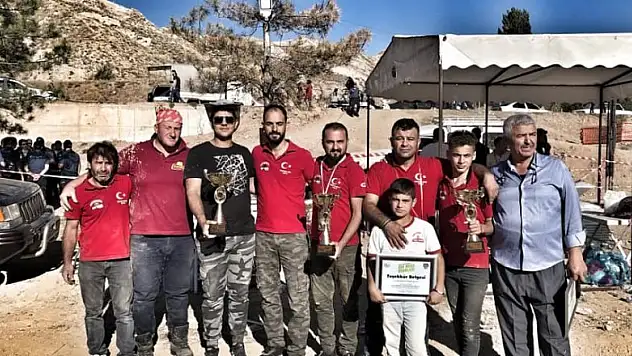 Beyşehirli off-road pilotları Sivas'ta başarılı oldu