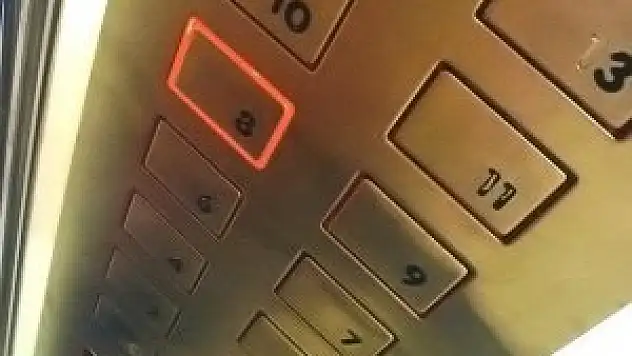 Asansörlerde 'kimlik kartı' dönemi