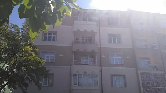 Konya'da apartmanda yangın büyümeden söndürüldü