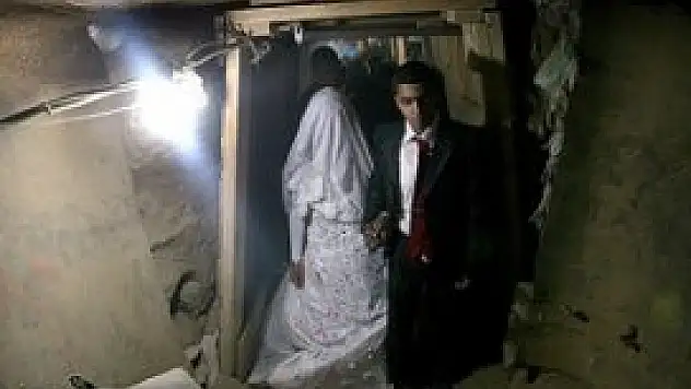 Gazze tünellerinden 'gelin' geçti
