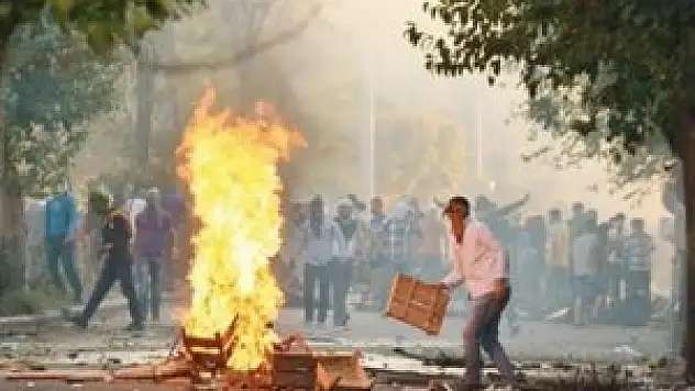 13 Kobanili gözaltında