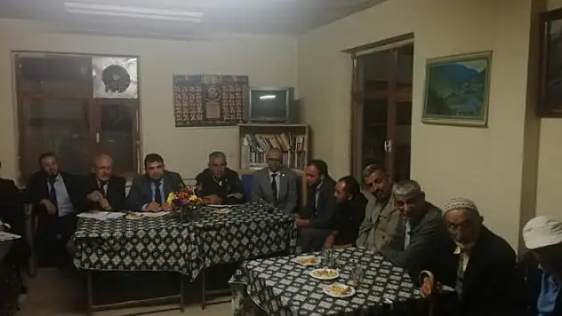 Derebucak'ta halk toplantısı yapıldı
