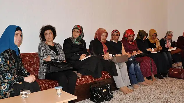 İnce Minare'de hanımlara hadis dersi