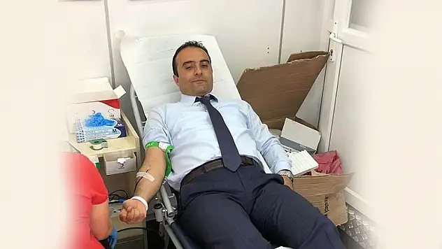 Kulu Kaymakamı Budan'dan kan bağışına destek