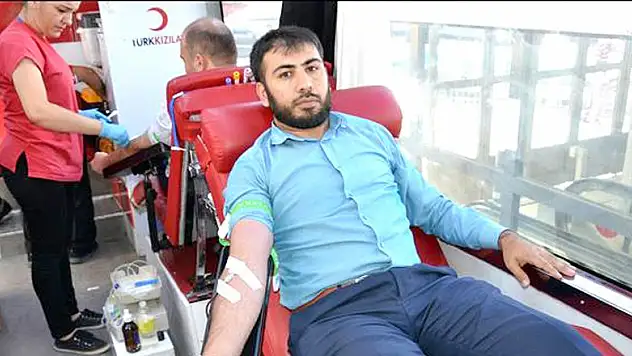Din gönüllüleri ve daire personelinden kan bağışı