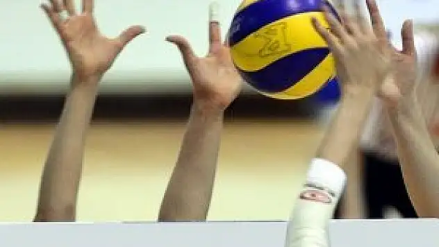 'File'de bayanlar sahaya çıkıyor