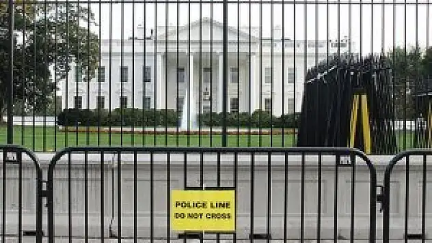 Beyaz Saray'a girme teşebbüsünü köpekler engelledi